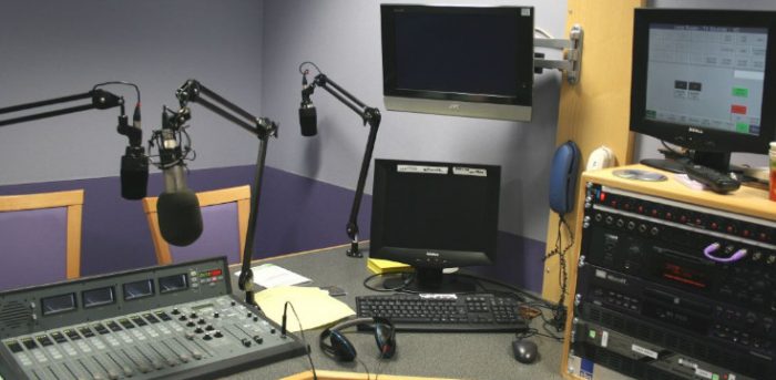 gambar tentang peralatan jurusan broadcasting, mengenal