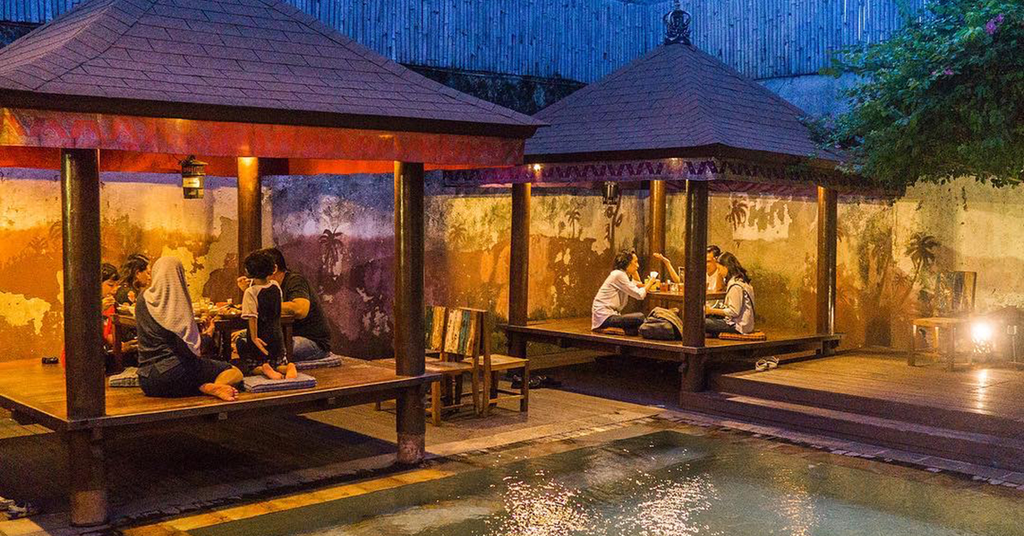 tempat makan lesehan